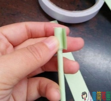 幼儿园手工雨伞，小彩纸怎么折雨伞