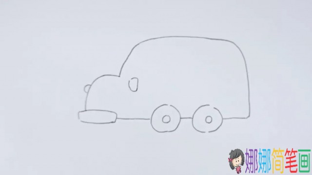 儿童校车的简笔画画法