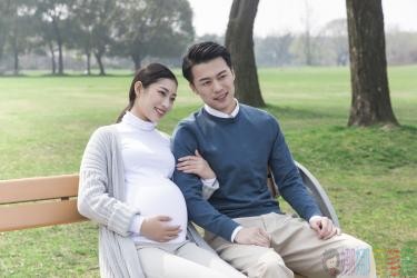 孕妈是否好奇宝宝每天在肚子里做些什么？