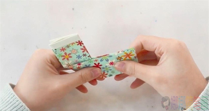 漂亮的袜子折纸图片步骤