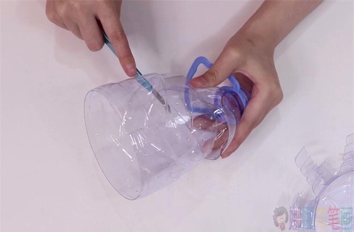 废旧塑料瓶创意手工教程