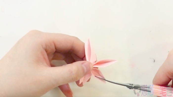 樱花折纸书签制作教程