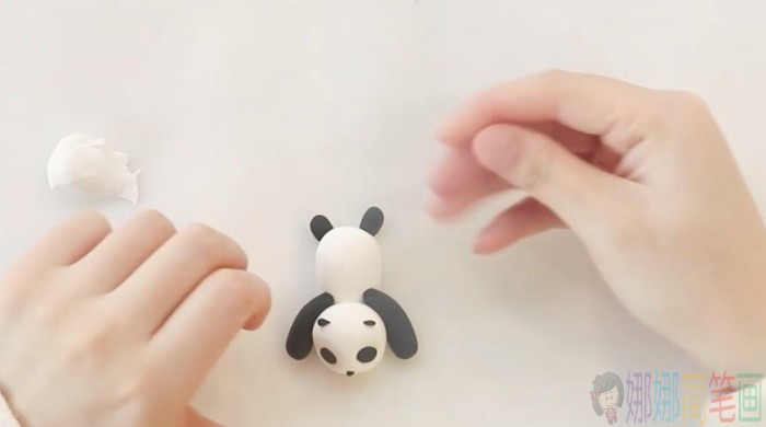 儿童手工：用橡皮泥捏出可爱的大熊猫