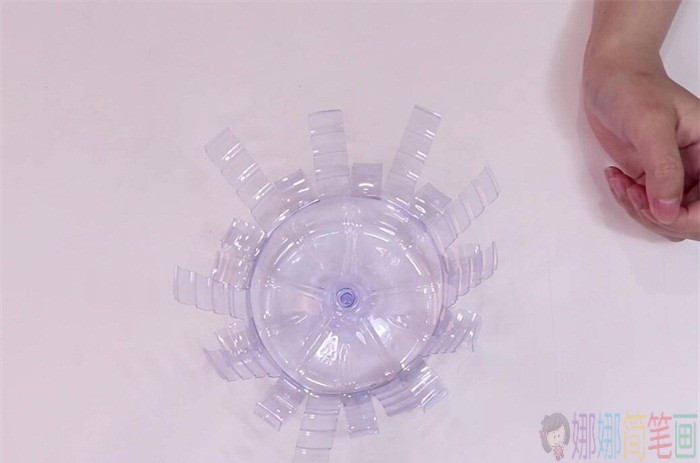 废旧塑料瓶创意手工教程