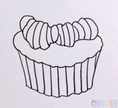 漂亮的蛋糕简笔画
